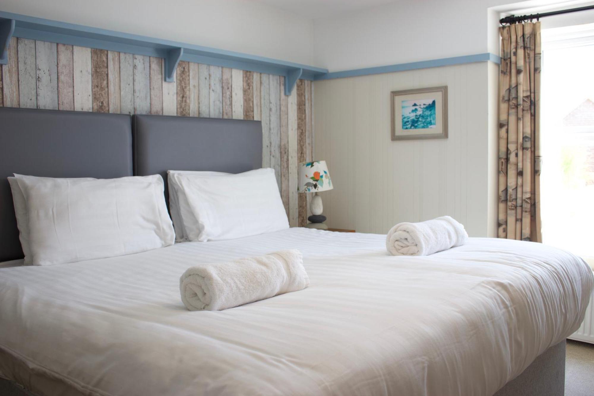 Durdle Door Hotel Лалуорт-Ков Экстерьер фото