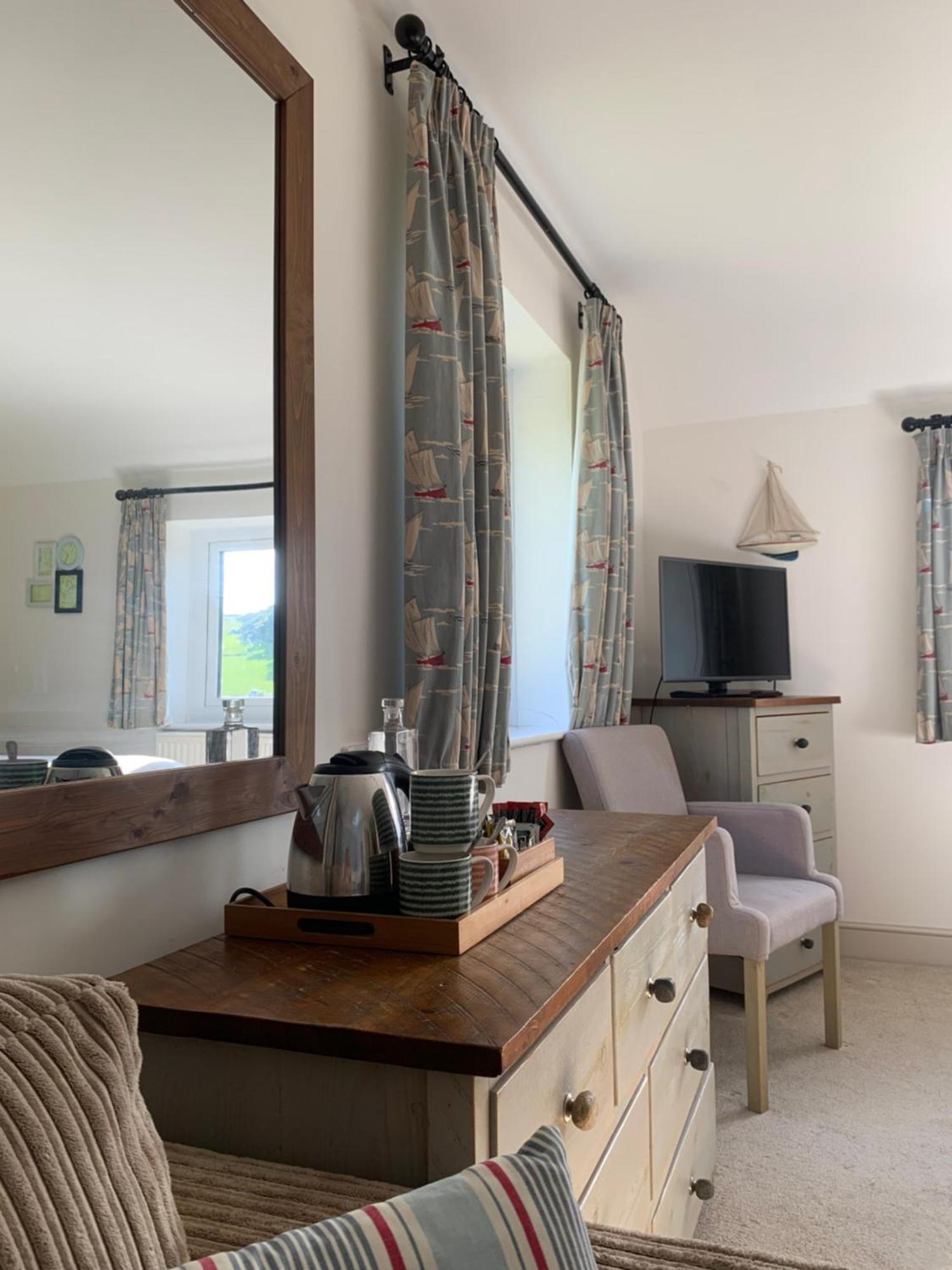 Durdle Door Hotel Лалуорт-Ков Экстерьер фото