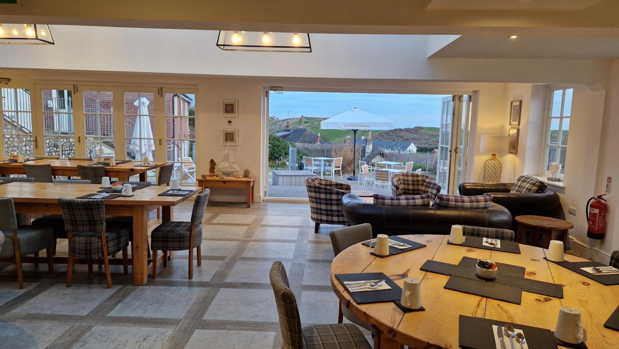 Durdle Door Hotel Лалуорт-Ков Экстерьер фото